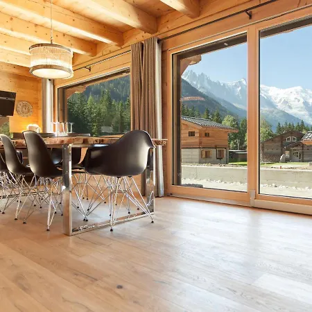 Chalet Luxury Chalet Located In An Exceptional Setting In The Mountains *