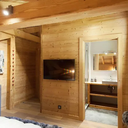 Luxury Chalet Located In An Exceptional Setting In The Mountains Chalet